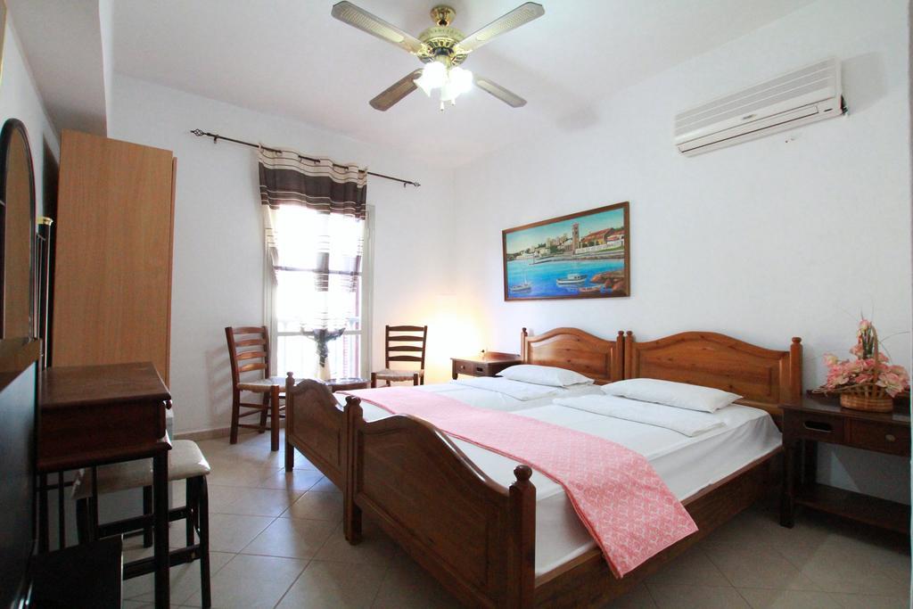 Traditional Apartments Alexandra Megisti Bilik gambar